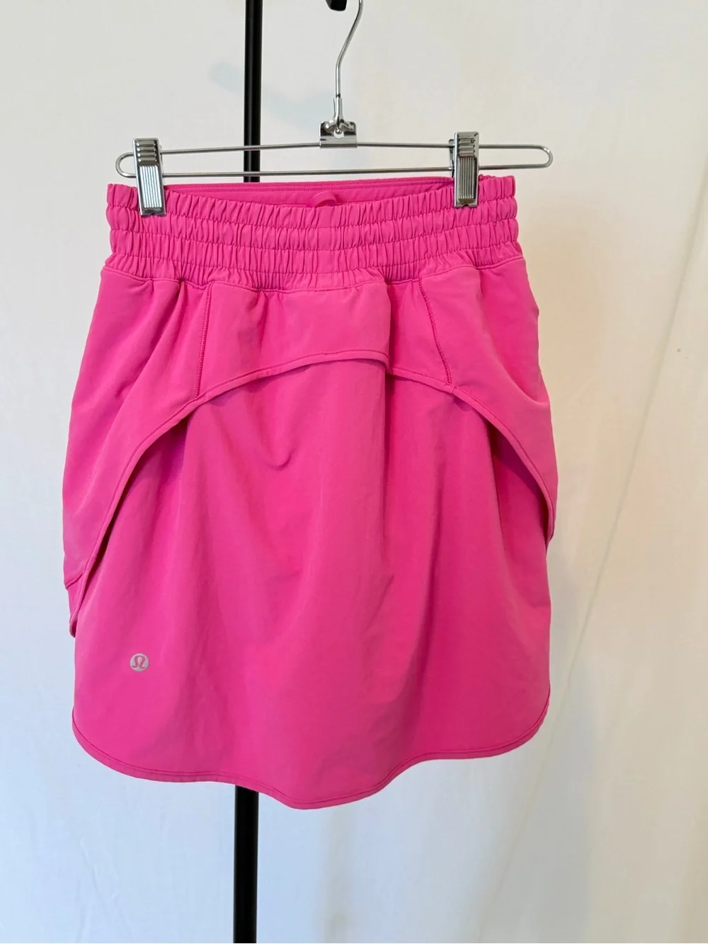 Lululemon Hotty Hot High-Rise Skirt Size 2 Hot Pink Built-In Shorts